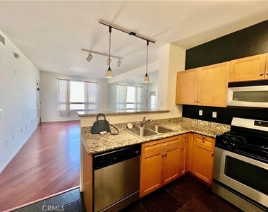 100 S Alameda - Photo Thumbnail 2