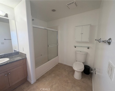 100 S Alameda - Photo Thumbnail 3