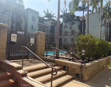 100 S Alameda - Photo Thumbnail 6