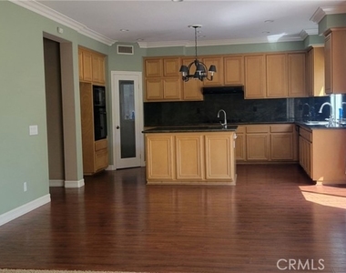 428 N Little - Photo Thumbnail 1
