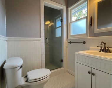 22607 Collins Street - Photo Thumbnail 7