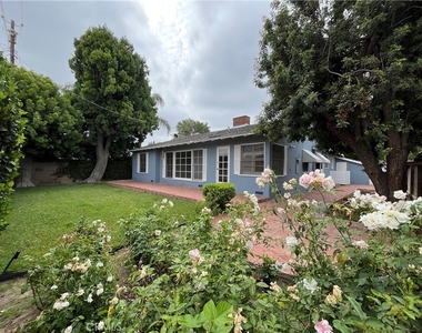 22607 Collins Street - Photo Thumbnail 15