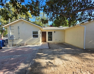 10849 N Swinton Avenue - Photo Thumbnail 14