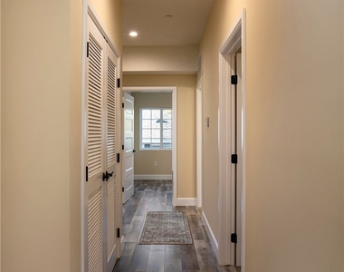 3236 Royal Oaks Drive - Photo Thumbnail 14