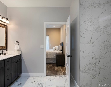 3236 Royal Oaks Drive - Photo Thumbnail 12