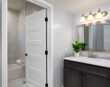 3236 Royal Oaks Drive - Photo Thumbnail 19