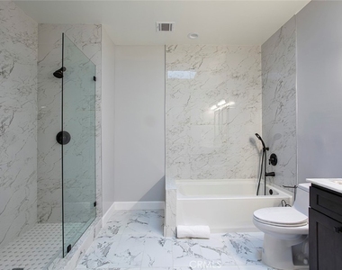 3236 Royal Oaks Drive - Photo Thumbnail 13