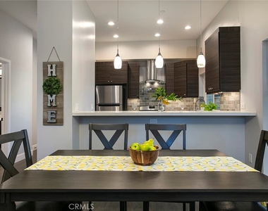 3236 Royal Oaks Drive - Photo Thumbnail 4