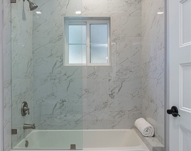 3236 Royal Oaks Drive - Photo Thumbnail 18
