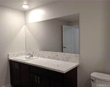 7343 Reseda Boulevard - Photo Thumbnail 6