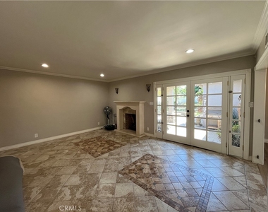15358 Leadwell - Photo Thumbnail 3