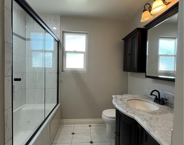 15358 Leadwell - Photo Thumbnail 6