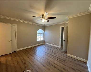 15358 Leadwell - Photo Thumbnail 12