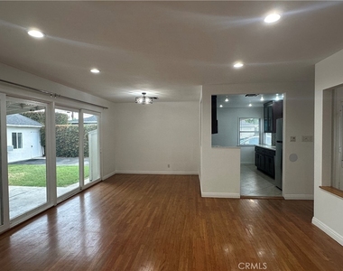 12811 Cumpston - Photo Thumbnail 14