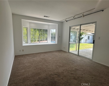 12811 Cumpston - Photo Thumbnail 2