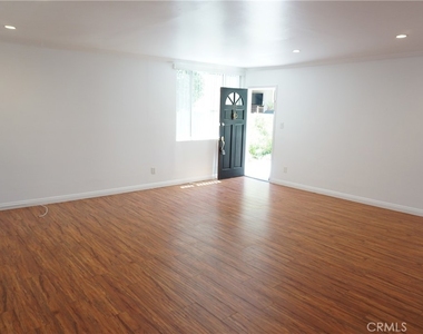 4610 Densmore Avenue - Photo Thumbnail 7