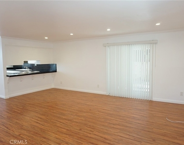 4610 Densmore Avenue - Photo Thumbnail 8