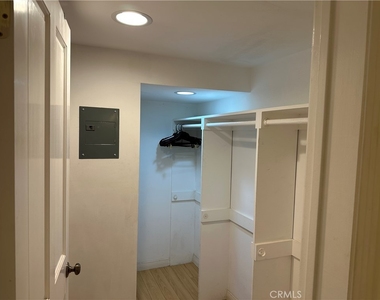 10338 Eastborne - Photo Thumbnail 14