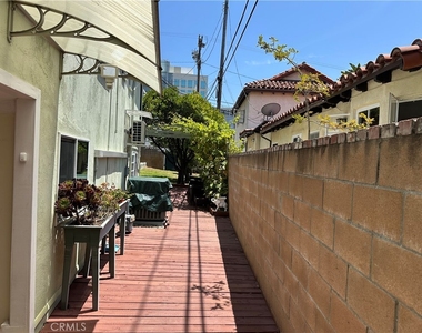 10338 Eastborne - Photo Thumbnail 2