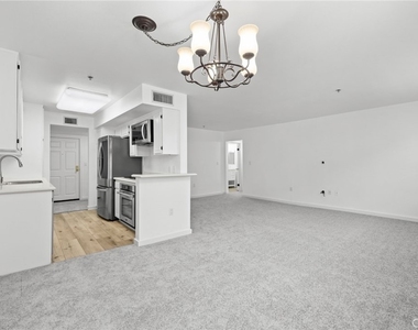 4501 Cedros - Photo Thumbnail 20