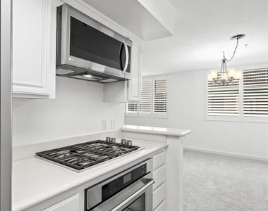 4501 Cedros - Photo Thumbnail 26