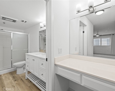 4501 Cedros - Photo Thumbnail 15