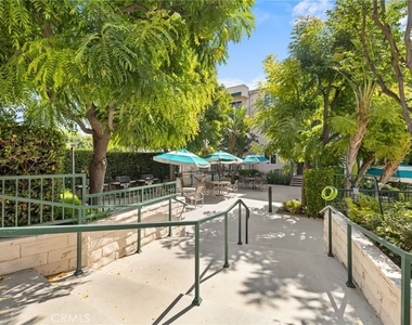 4501 Cedros - Photo Thumbnail 37