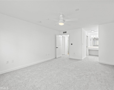4501 Cedros - Photo Thumbnail 13