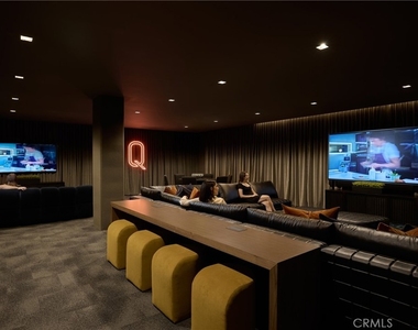 21010 Erwin Street - Photo Thumbnail 11