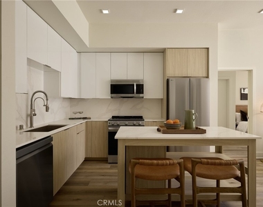 21010 Erwin Street - Photo Thumbnail 38