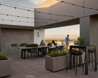 21010 Erwin Street - Photo Thumbnail 31