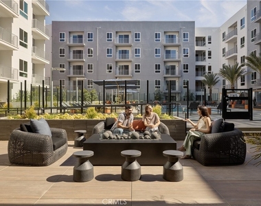 21010 Erwin Street - Photo Thumbnail 34