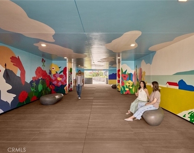 21010 Erwin Street - Photo Thumbnail 28
