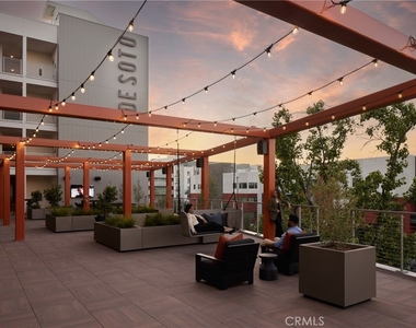 21010 Erwin Street - Photo Thumbnail 25