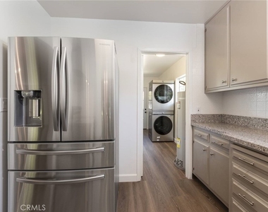 4213 Wilkinson Avenue - Photo Thumbnail 9