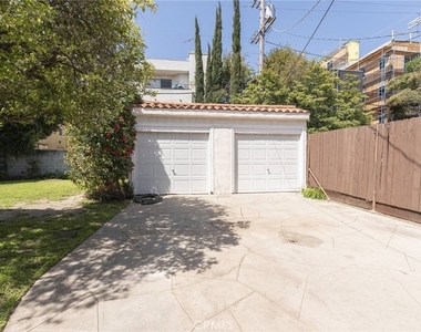 4213 Wilkinson Avenue - Photo Thumbnail 17