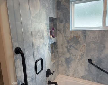 3717 W 181 Street - Photo Thumbnail 16