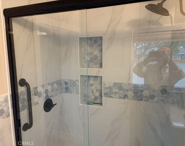 3717 W 181 Street - Photo Thumbnail 24