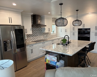 3717 W 181 Street - Photo Thumbnail 3