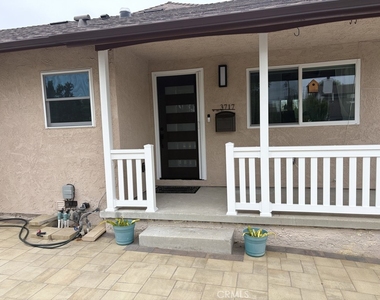 3717 W 181 Street - Photo Thumbnail 2