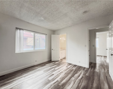 1908 Gardena Avenue - Photo Thumbnail 10