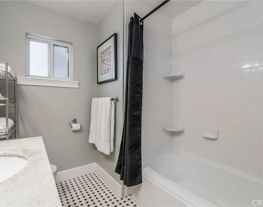 1210 E Oakmont - Photo Thumbnail 15