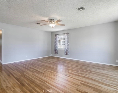 1210 E Oakmont - Photo Thumbnail 2