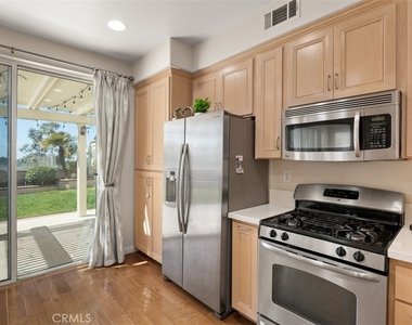 75 Parrell Avenue - Photo Thumbnail 14