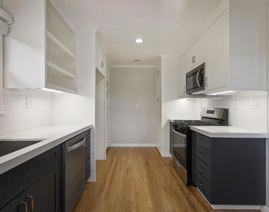 420 Violet Avenue - Photo Thumbnail 7
