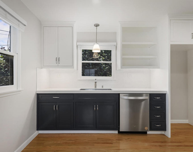 420 Violet Avenue - Photo Thumbnail 8