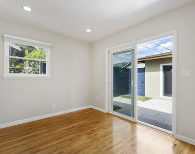 420 Violet Avenue - Photo Thumbnail 15