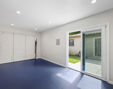 420 Violet Avenue - Photo Thumbnail 22