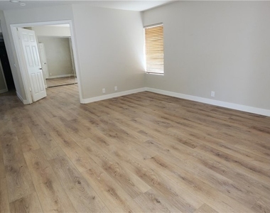 13311 Saratoga Drive - Photo Thumbnail 17