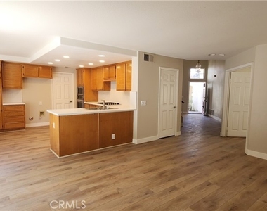 13311 Saratoga Drive - Photo Thumbnail 5
